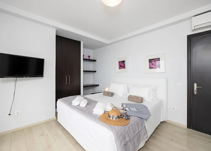 Tsampikos * לקניה