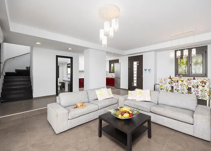 Tsampikos לקניה