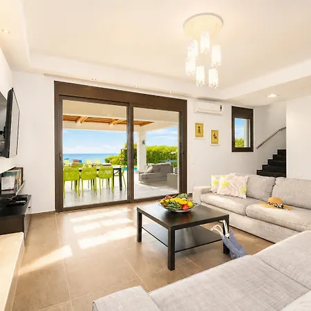 Tsampikos Villa *