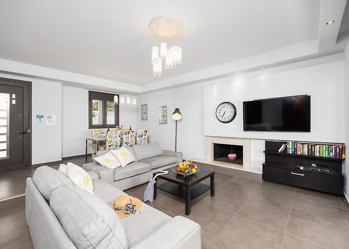 Tsampikos * لاخنيا